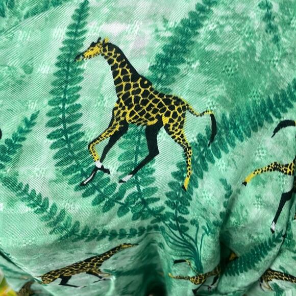 Jane + Delancey Giraffe Print Tunic Top Size Large - Picture 10 of 10